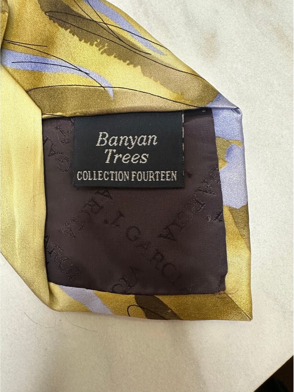 Vintage J. Garcia Banyan Tree Collection 14 gold abstract 100% silk necktie - Picture 3 of 4